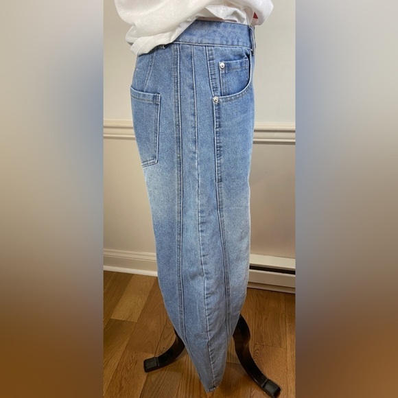 Barrel leg jeans.  Free people inspired. - Picture 6 of 6